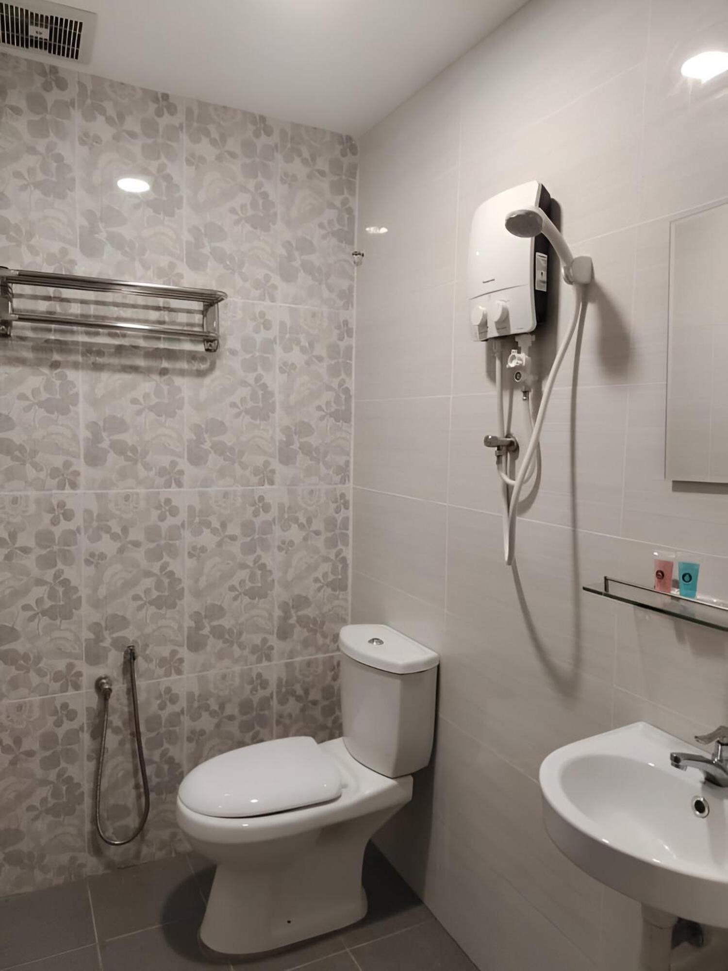 Cmn Hotel & Homestay Сунгай Петани Екстериор снимка